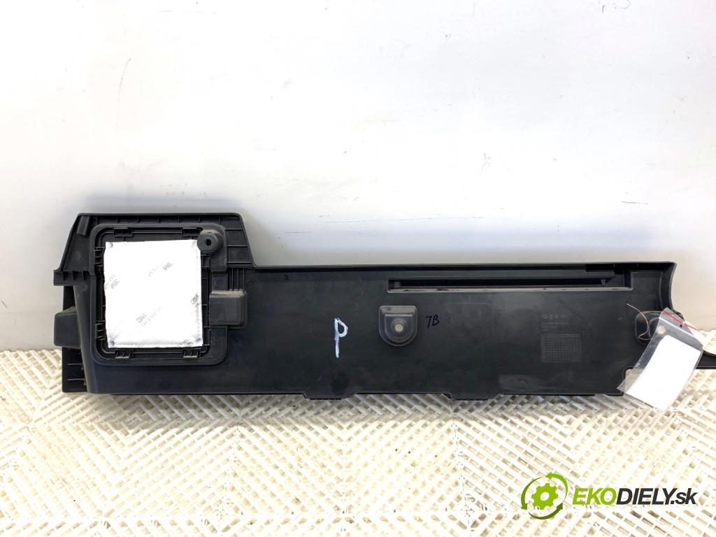 RENAULT ARKANA I SUV 2021 69 kW 1.5 E-TECH 145 1598 uchycení kufra pravý D27602-JL010