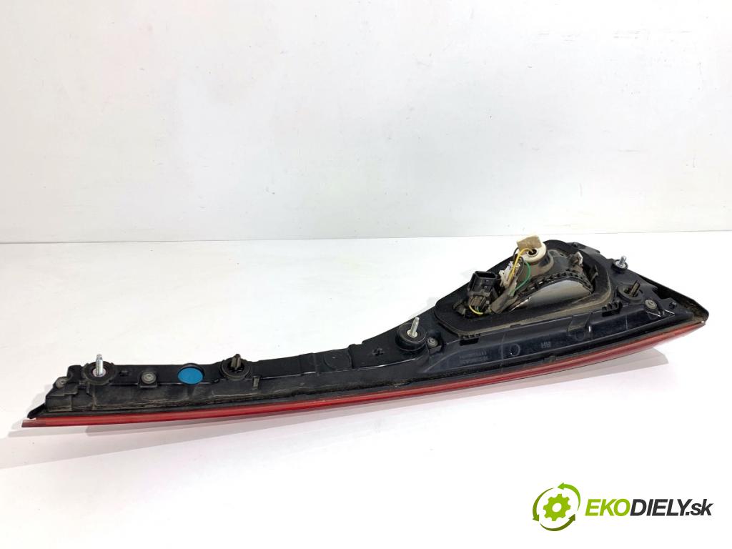 RENAULT ARKANA I SUV 2021 69 kW 1.5 E-TECH 145 1598 světlo zadní část pravá vnitřní 265509503R (Klika dveří ostatní)