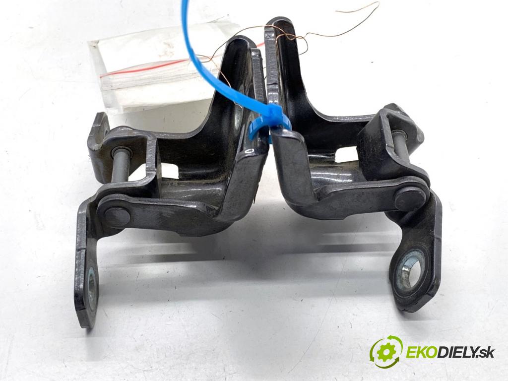 RENAULT ARKANA I SUV 2021 69 kW 1.5 E-TECH 145 1598 závesky Dvere zad ľave 