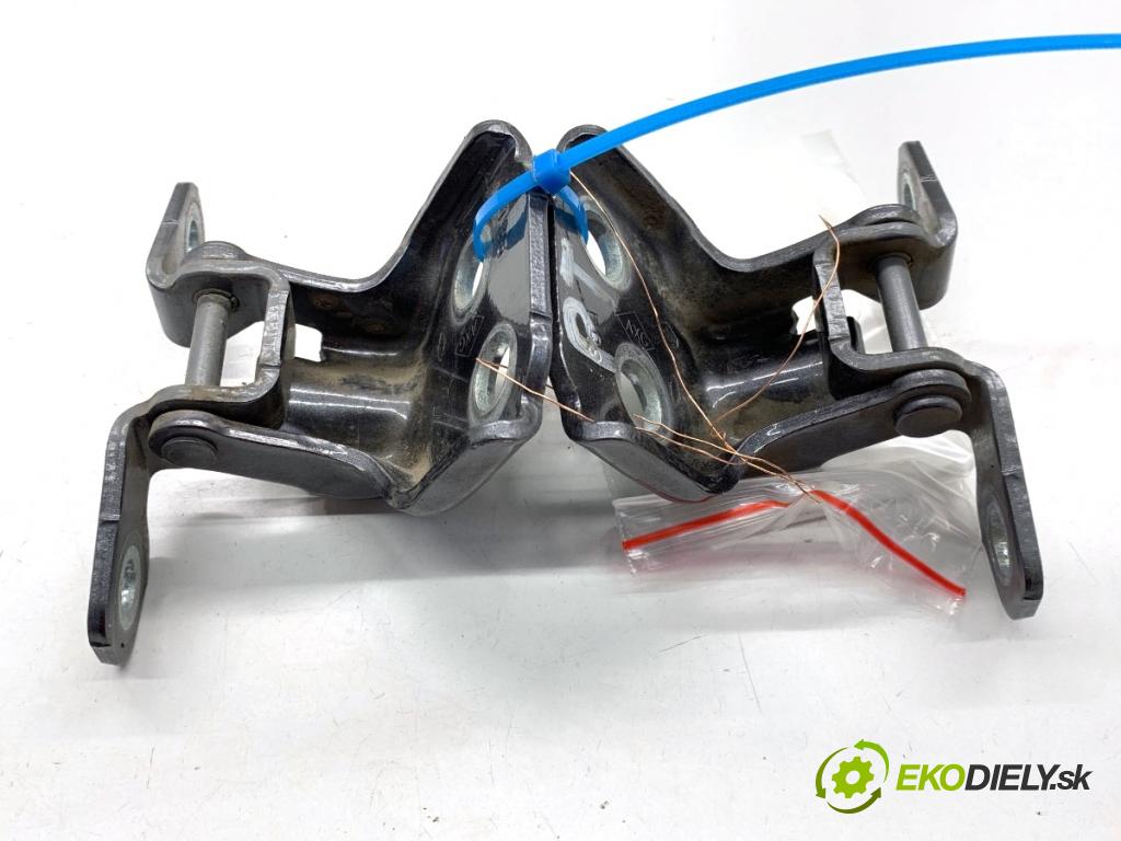 RENAULT ARKANA I SUV 2021 69 kW 1.5 E-TECH 145 1598 závesky Dvere zad pravé 