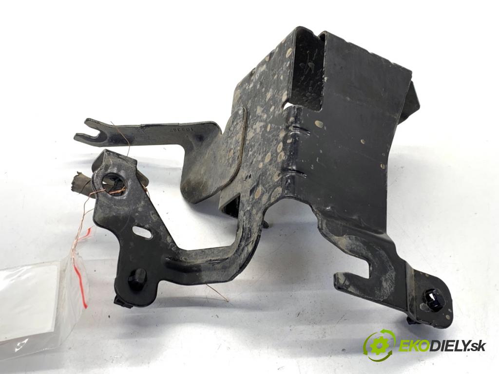 RENAULT ARKANA I SUV 2021 69 kW 1.5 E-TECH 145 1598 Uchytenie pumpy ABS 478407613R