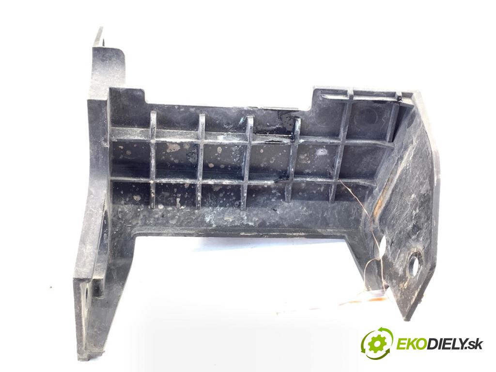 RENAULT ARKANA I SUV 2021 69 kW 1.5 E-TECH 145 1598 držiak svetla ľavy 269255391R