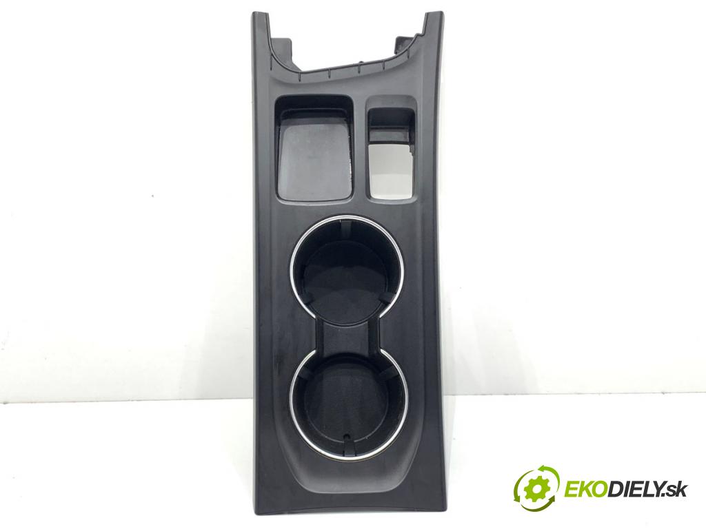 RENAULT ARKANA I SUV 2021 69 kW 1.5 E-TECH 145 1598 držák na nápoje 969172411R (Držák nápojů)