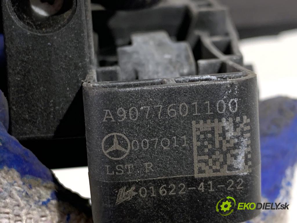 MERCEDES-BENZ SPRINTER 3,5-t Tourer Bus Autobus 2022 125 kW 317 CDI (907.731, 907.733, 907.735) 1950 Kľučka vonkajšia Dvere posúvne pravy zad A9077601100