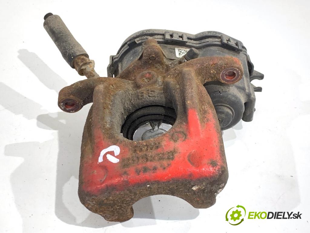 MERCEDES-BENZ CLA coupe coupe 2014 155 kW CLA 250 4-matic (117.346) 1991 Brzdič strmeň pravy zad A2464233298