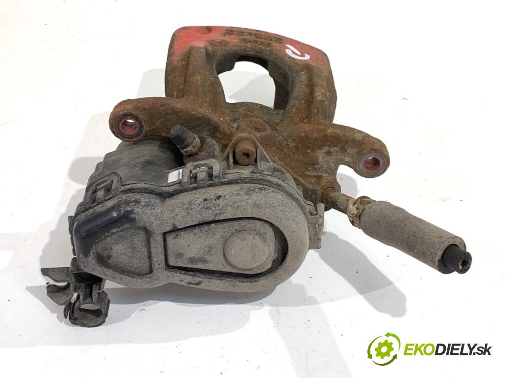 MERCEDES-BENZ CLA coupe coupe 2014 155 kW CLA 250 4-matic (117.346) 1991 Brzdič strmeň pravy zad A2464233298