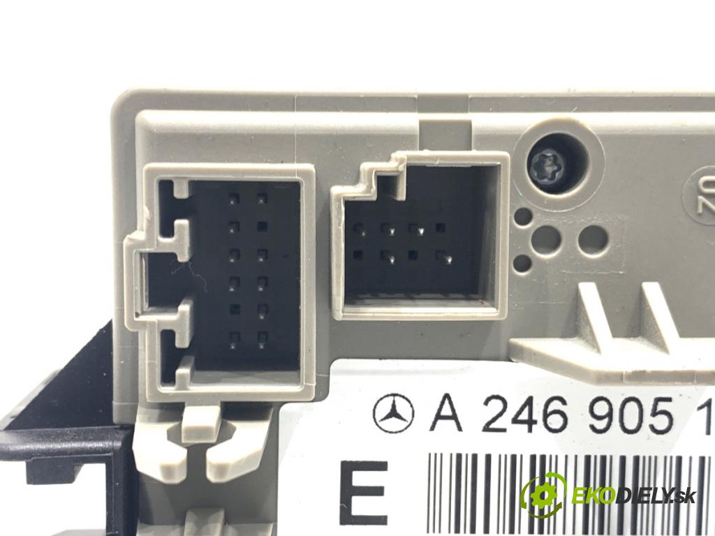 MERCEDES-BENZ CLA coupe coupe 2014 155 kW CLA 250 4-matic (117.346) 1991 spinačka A2469051402 (Spínacia skrinka)