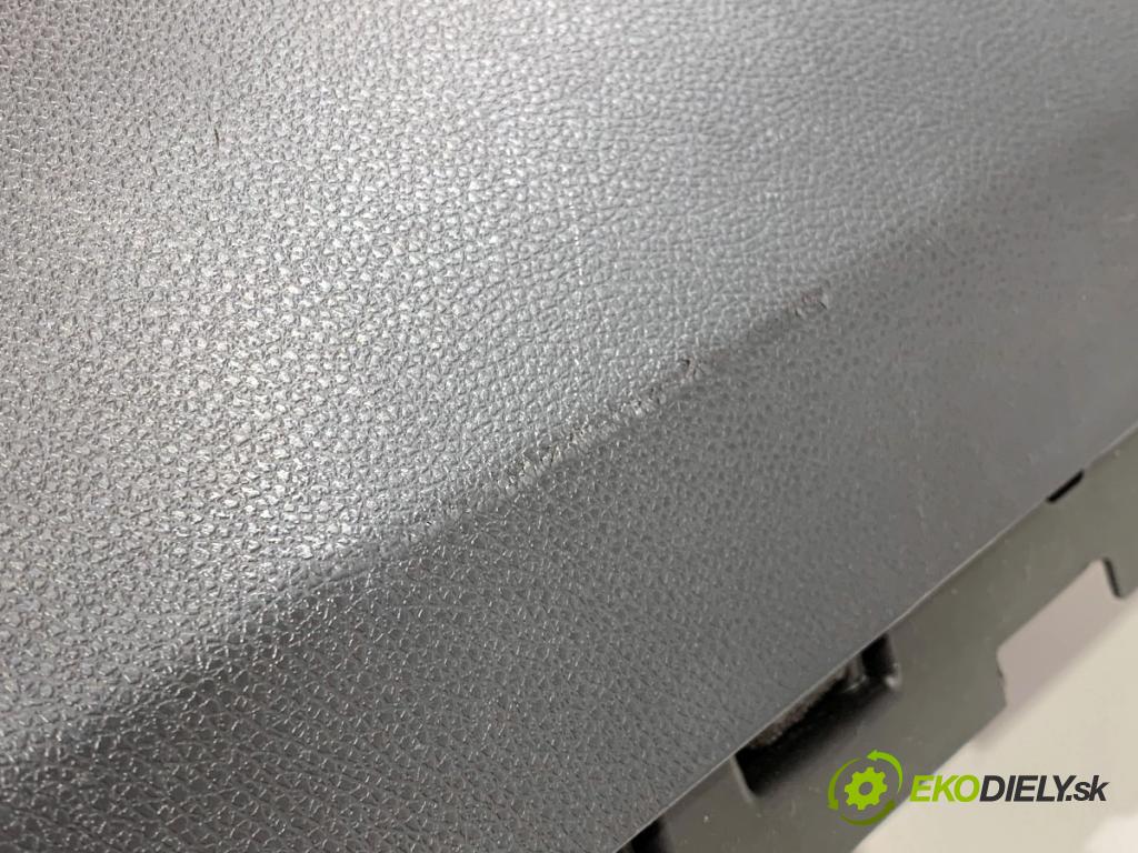 MERCEDES-BENZ CLA coupe coupe 2014 155 kW CLA 250 4-matic (117.346) 1991 přihrádka kastlík spolujezdce 1766800091 (Přihrádka (kastlík))