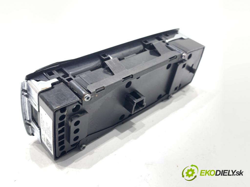 MERCEDES-BENZ CLA coupe coupe 2014 155 kW CLA 250 4-matic (117.346) 1991 Prepínač okien A1669054400 (Prepínacie páčky pod volantom)