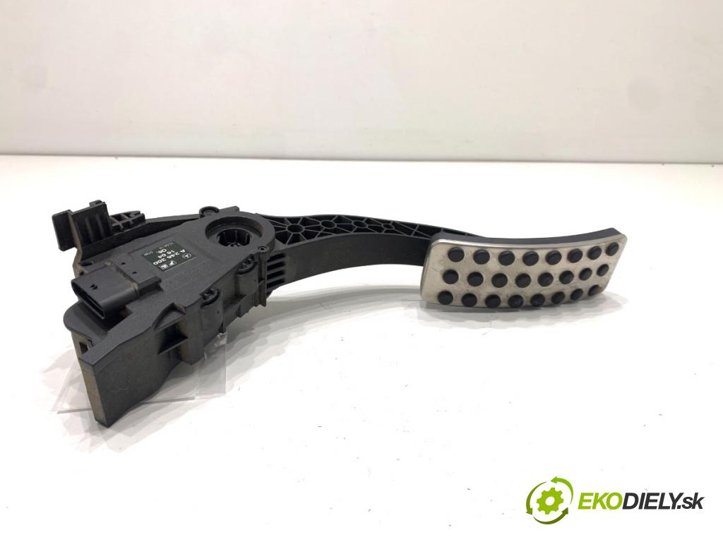 MERCEDES-BENZ CLA coupe coupe 2014 155 kW CLA 250 4-matic (117.346) 1991 Potenciometer plynu A2463001604 (Potenciometer plynového pedálu)