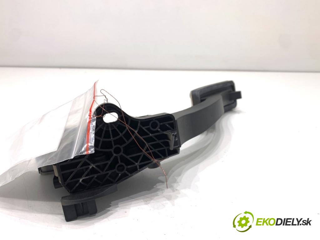 MERCEDES-BENZ CLA coupe coupe 2014 155 kW CLA 250 4-matic (117.346) 1991 Potenciometer plynu A2463001604 (Potenciometer plynového pedálu)