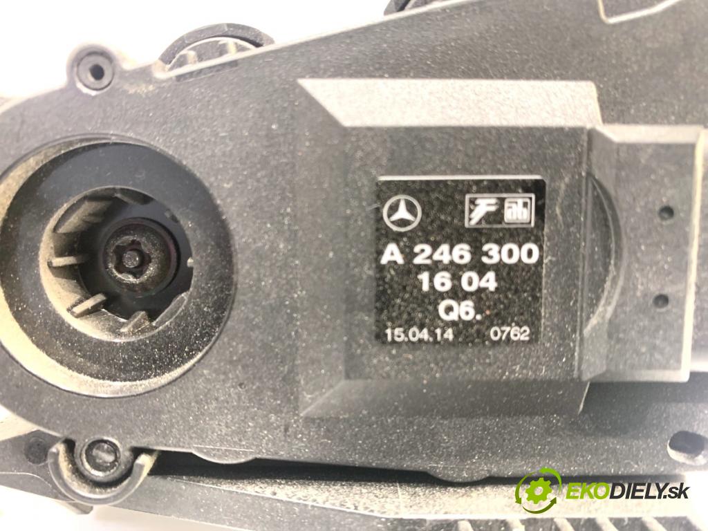 MERCEDES-BENZ CLA coupe coupe 2014 155 kW CLA 250 4-matic (117.346) 1991 potenciometr plynového pedálu A2463001604 (Potenciometr plynového pedálu)
