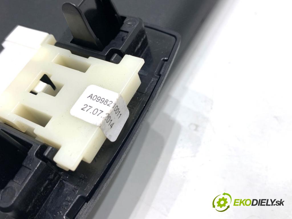 MERCEDES-BENZ CLA coupe coupe 2014 155 kW CLA 250 4-matic (117.346) 1991 clona sluneční levý