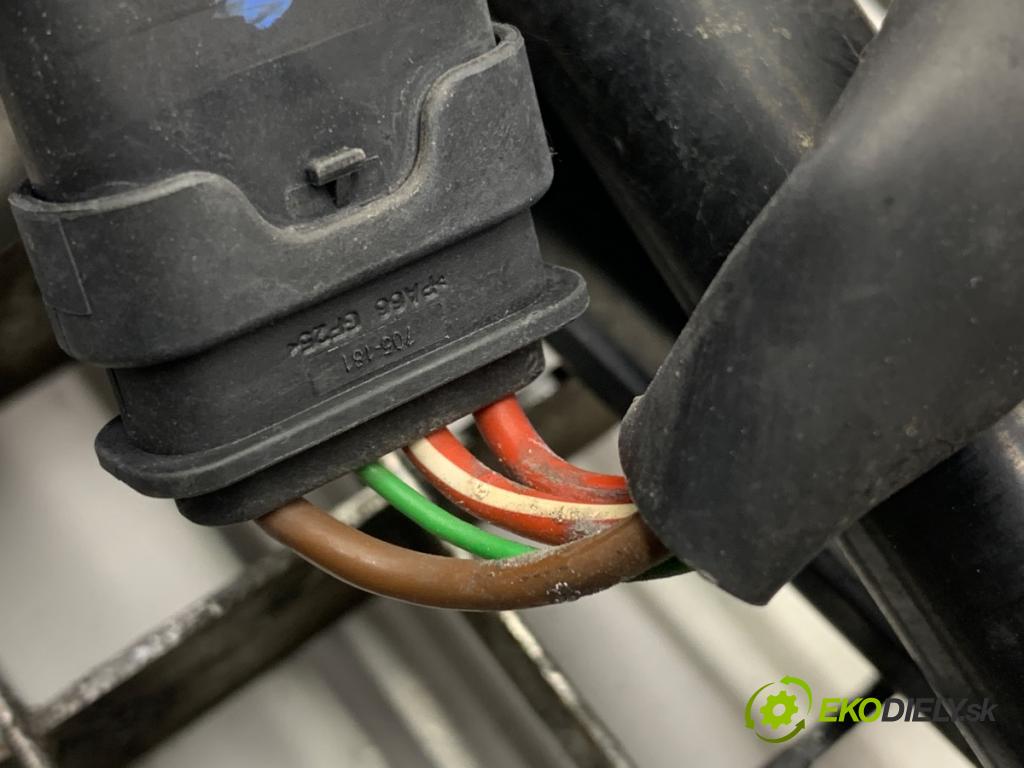 MERCEDES-BENZ CLA coupe coupe 2014 155 kW CLA 250 4-matic (117.346) 1991 Mechanizmus stieračov predný A1769061800 (Motorček stieračov predný)