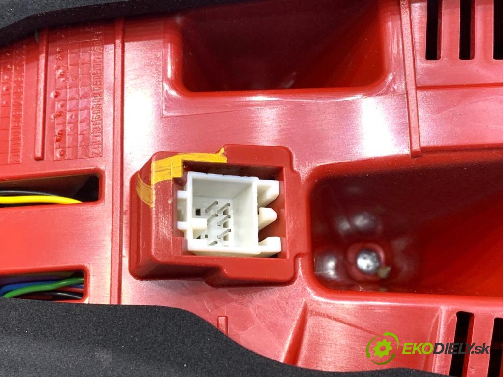 MERCEDES-BENZ CLA coupe coupe 2014 155 kW CLA 250 4-matic (117.346) 1991 Svetlo pravy zad A1179062400