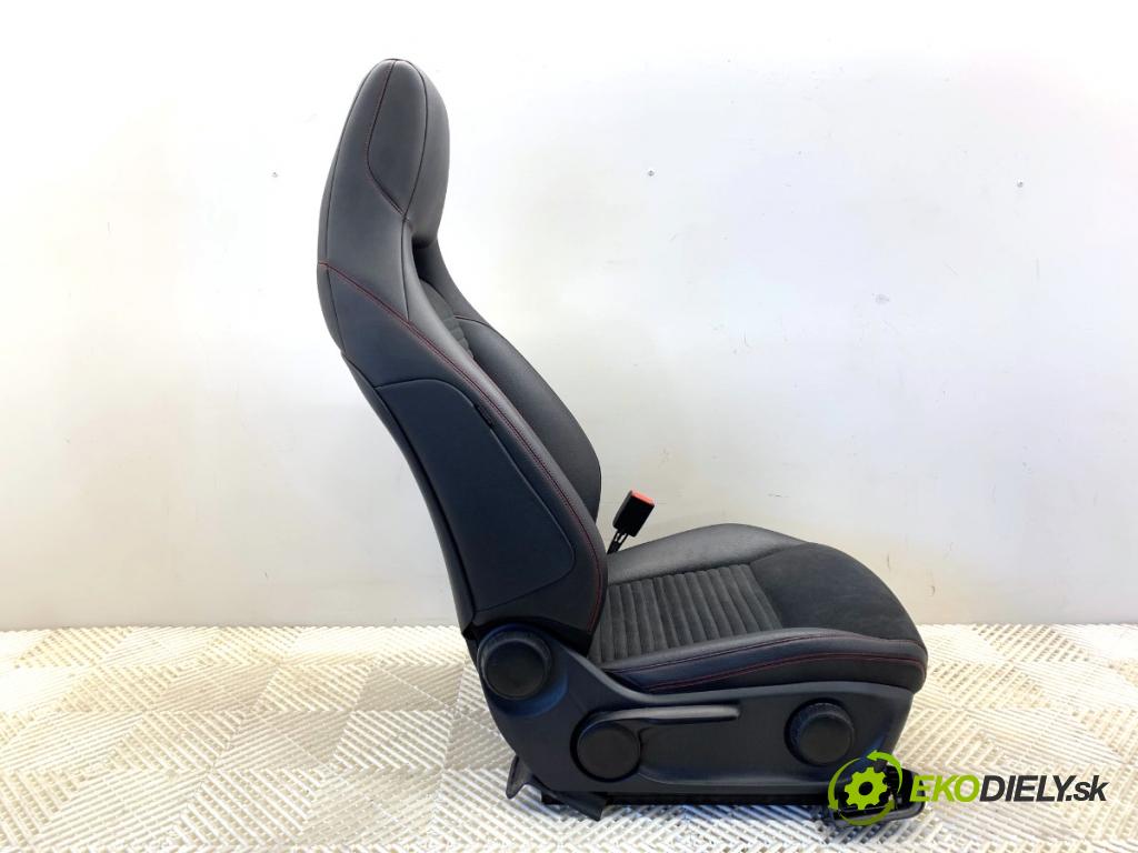 MERCEDES-BENZ CLA coupe coupe 2014 155 kW CLA 250 4-matic (117.346) 1991 Sedadlo pravy predný