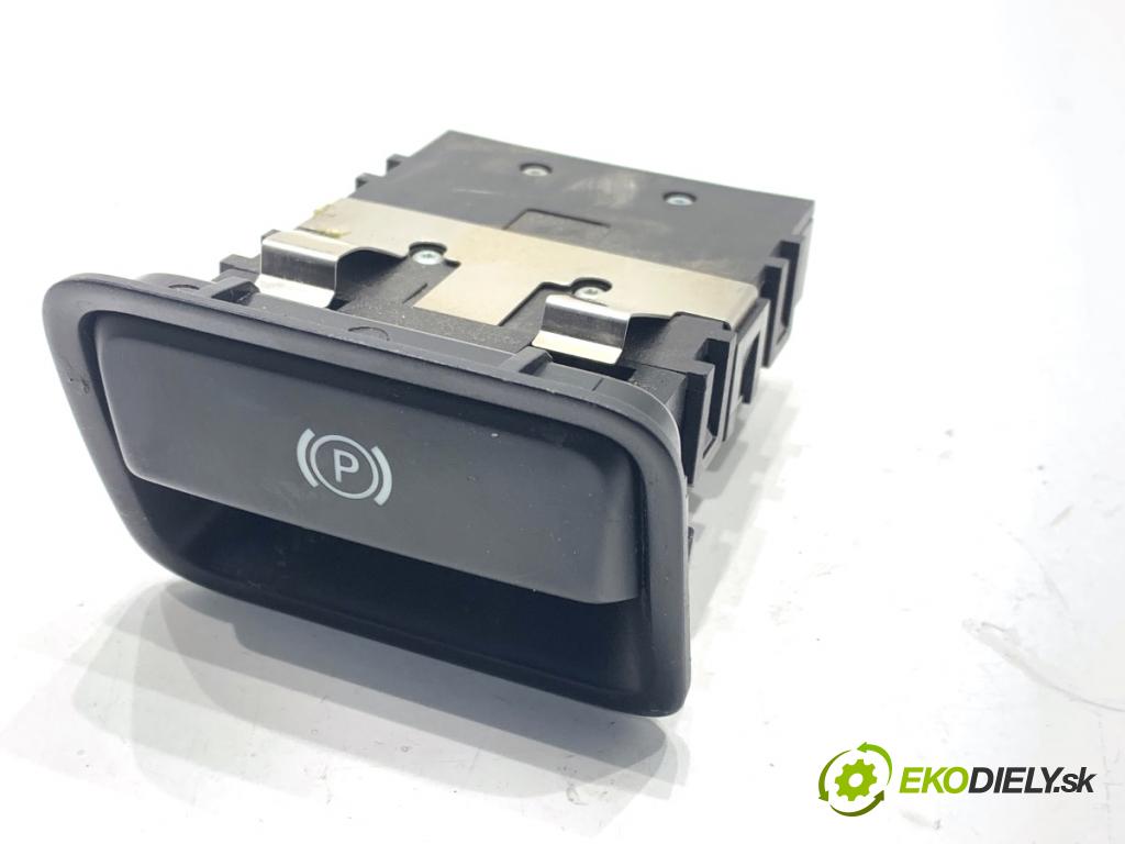 MERCEDES-BENZ CLA coupe coupe 2014 155 kW CLA 250 4-matic (117.346) 1991 kulisa brzdy ruční brzdy A2469050451