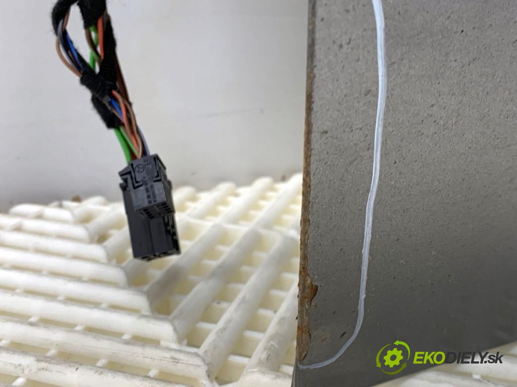 MERCEDES-BENZ CLA coupe coupe 2014 155 kW CLA 250 4-matic (117.346) 1991 dveře levý přední část 787