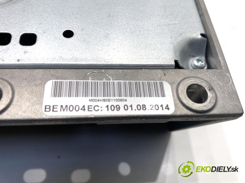 MERCEDES-BENZ CLA coupe coupe 2014 155 kW CLA 250 4-matic (117.346) 1991 zesilovač A2469008213 (Zesilovač)