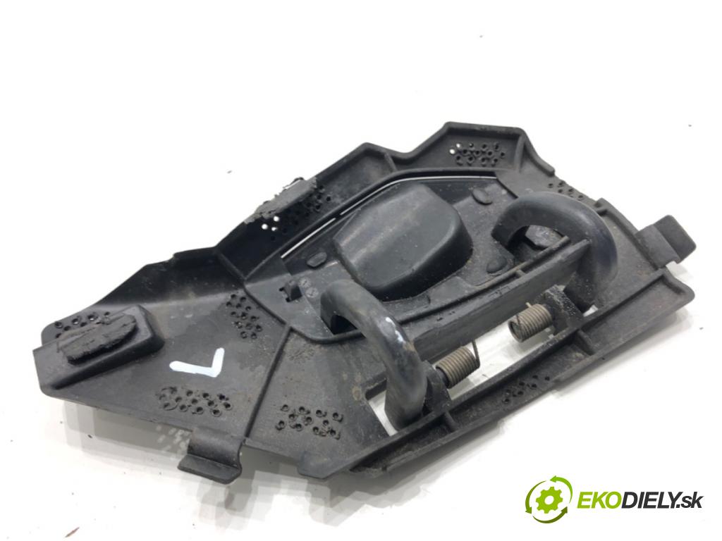 MERCEDES-BENZ CLA coupe coupe 2014 155 kW CLA 250 4-matic (117.346) 1991 kryt ostřikovače světla levá strana