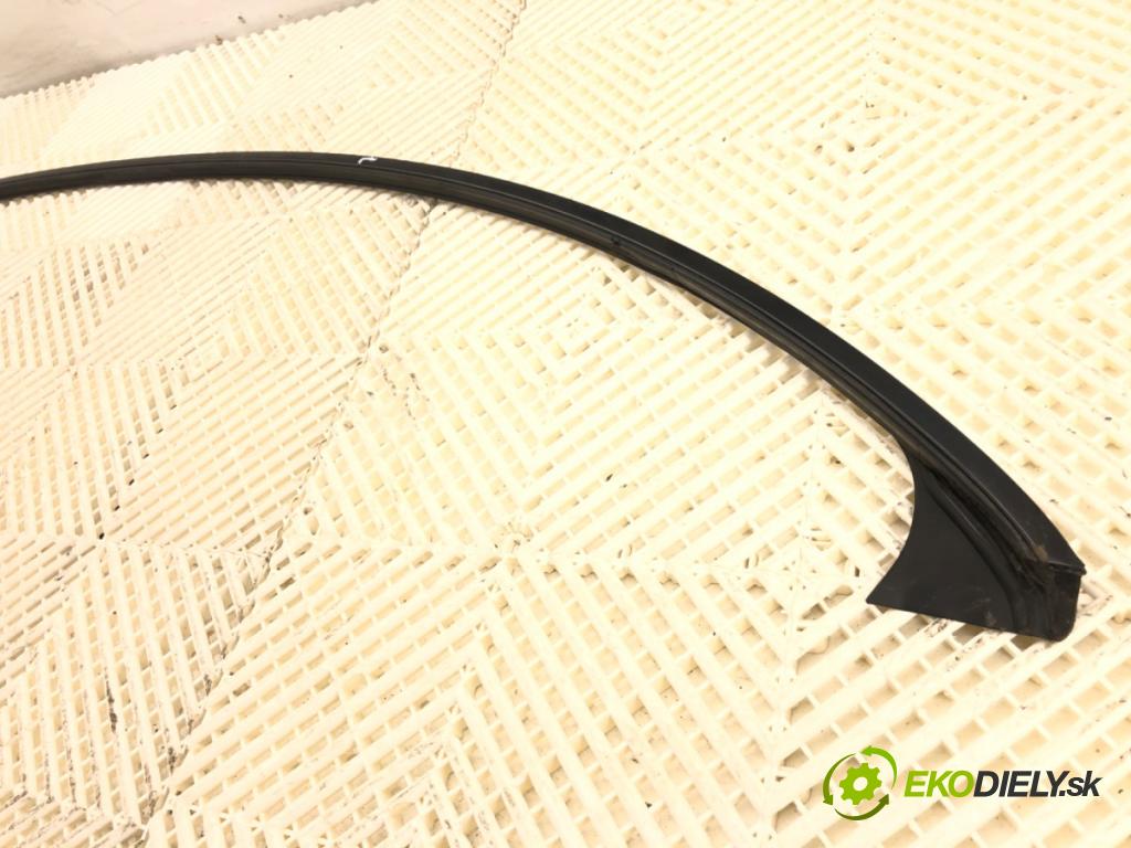 MERCEDES-BENZ CLA coupe coupe 2014 155 kW CLA 250 4-matic (117.346) 1991 Lišta dverí ľavá strana