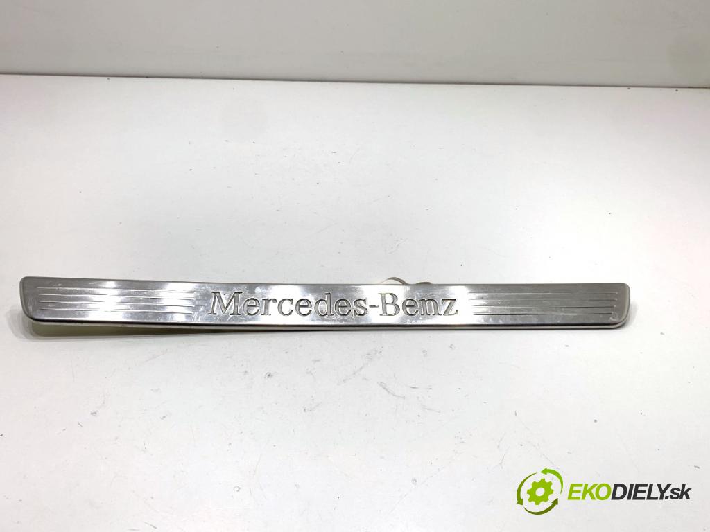 MERCEDES-BENZ CLA coupe coupe 2014 155 kW CLA 250 4-matic (117.346) 1991 lišta násada prahu přední část pravá A2466805400