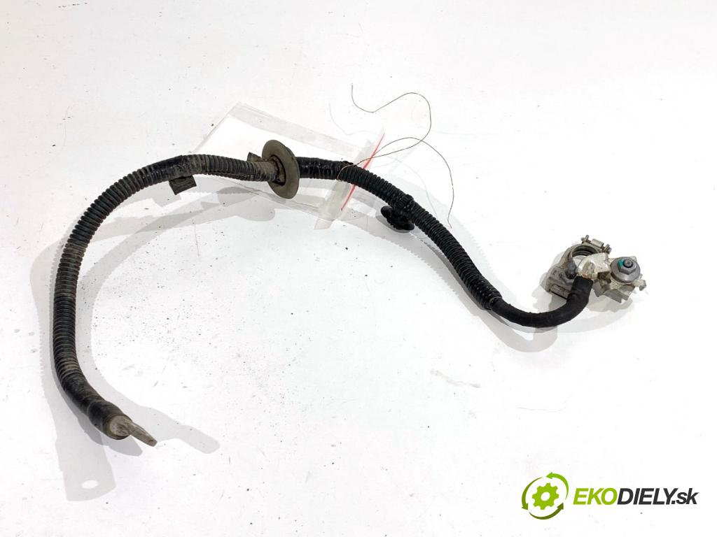 RENAULT ARKANA I SUV 2021 69 kW 1.5 E-TECH 145 1598 svorka MINUS: 