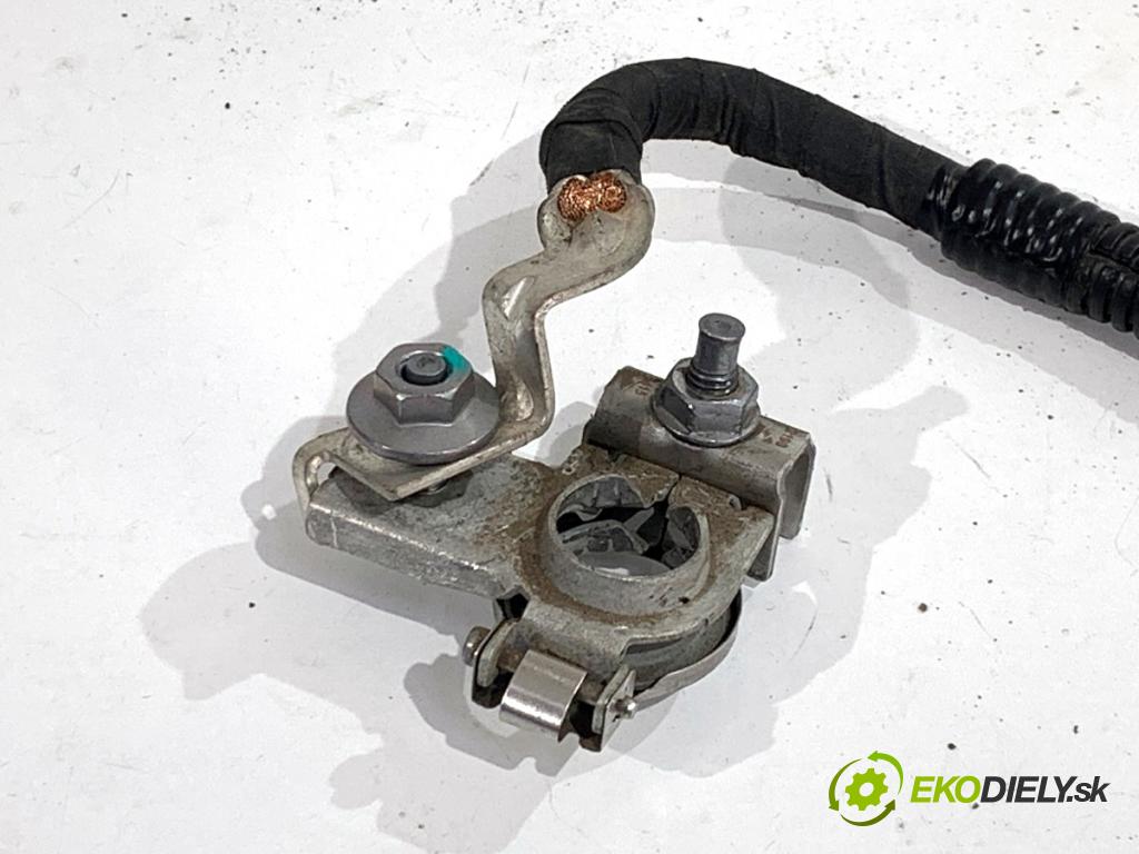 RENAULT ARKANA I SUV 2021 69 kW 1.5 E-TECH 145 1598 svorka MINUS: