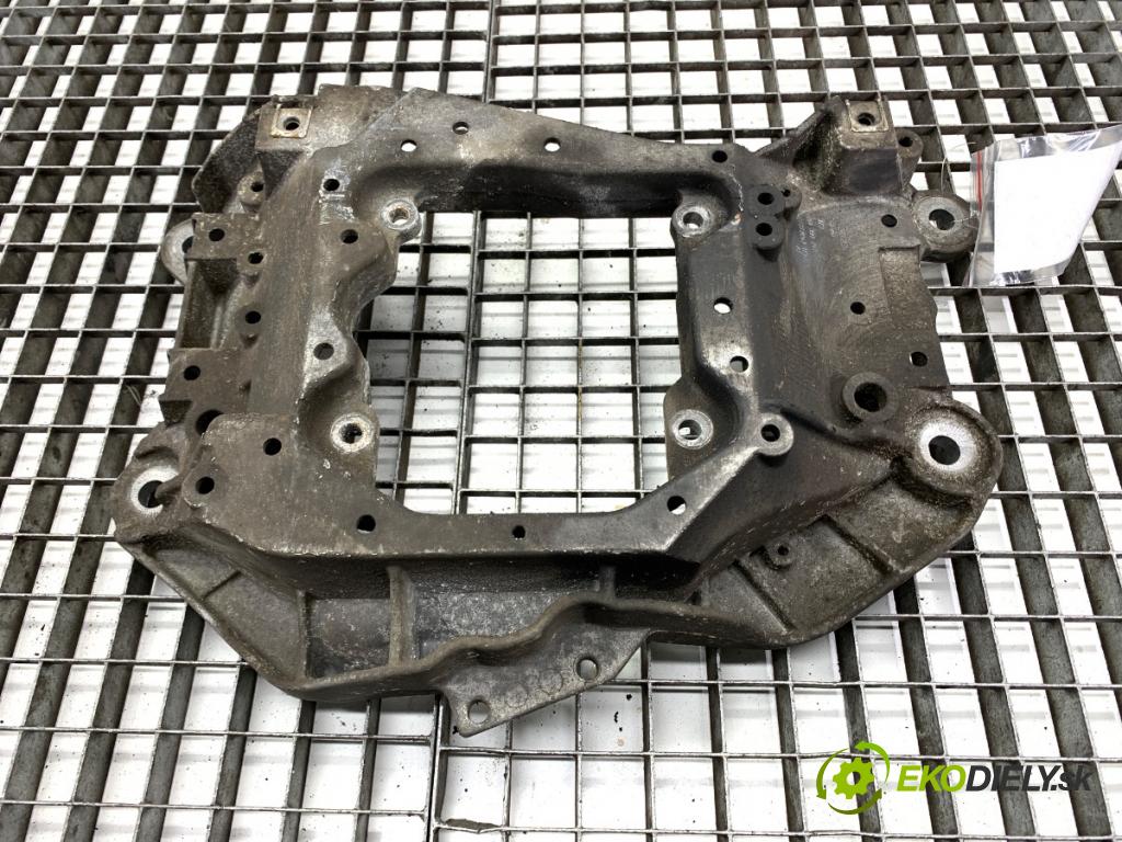 AUDI A7 4G liftback 2015 412 kW RS7 quattro 3993 držák převodovky 4G0399263AC