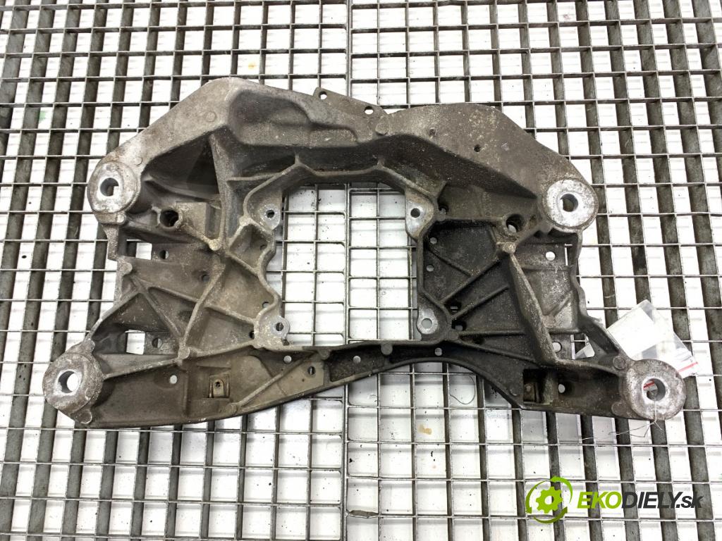 AUDI A7 4G liftback 2015 412 kW RS7 quattro 3993 držák převodovky 4G0399263AC