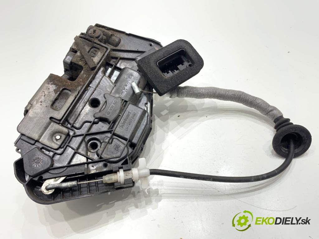 SKODA FABIA III liftback 2019 55 kW 1.0 999 zámok dveře levý zadní část 5TA839015L