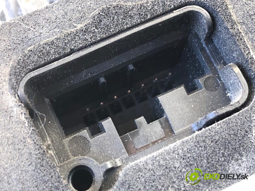 SKODA FABIA III liftback 2019 55 kW 1.0 999 zámok dveře pravý přední část 5TB837016C