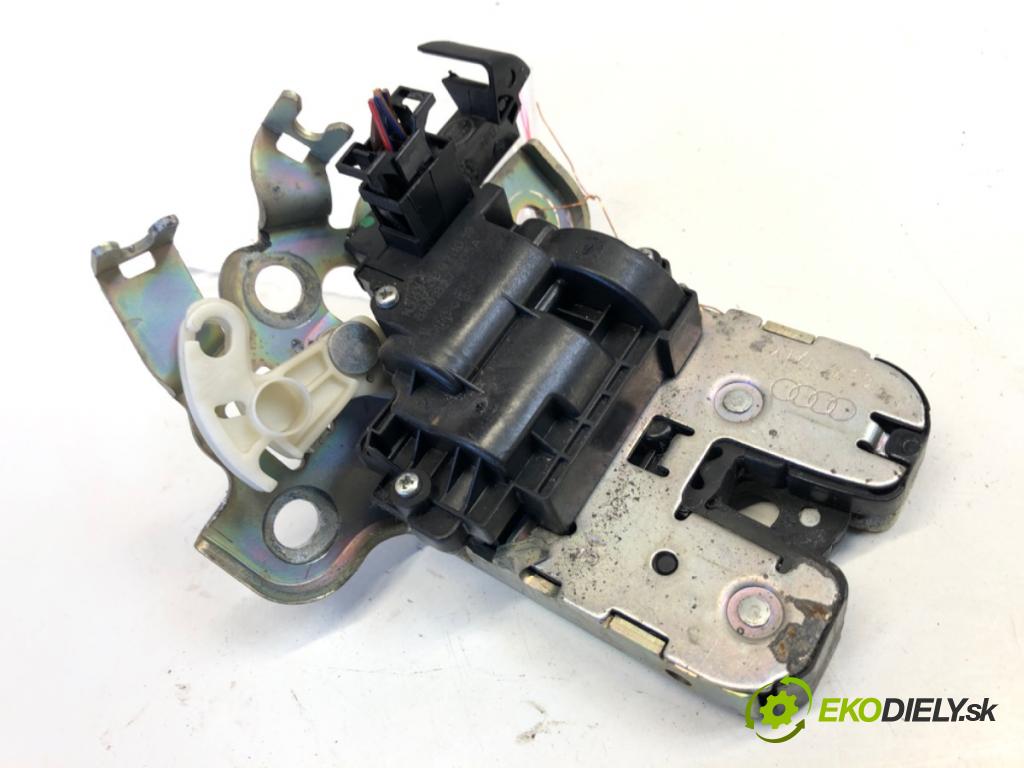 SKODA FABIA III liftback 2019 55 kW 1.0 999 zámok dveří zadní část 8R0827505A