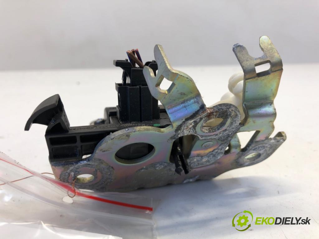 SKODA FABIA III liftback 2019 55 kW 1.0 999 zámok dveří zadní část 8R0827505A