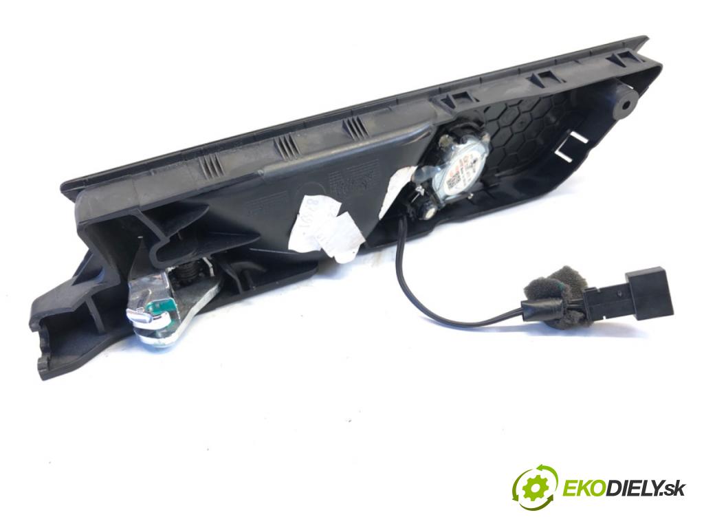 SKODA FABIA III liftback 2019 55 kW 1.0 999 klika vnitřní pravý přední část