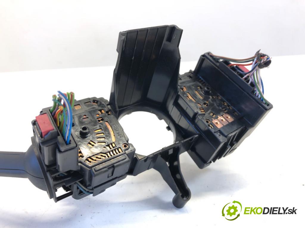 SKODA FABIA III liftback 2019 55 kW 1.0 999 přepínač kombinovaný 2Q0953521AE (Páčky pod volantem)