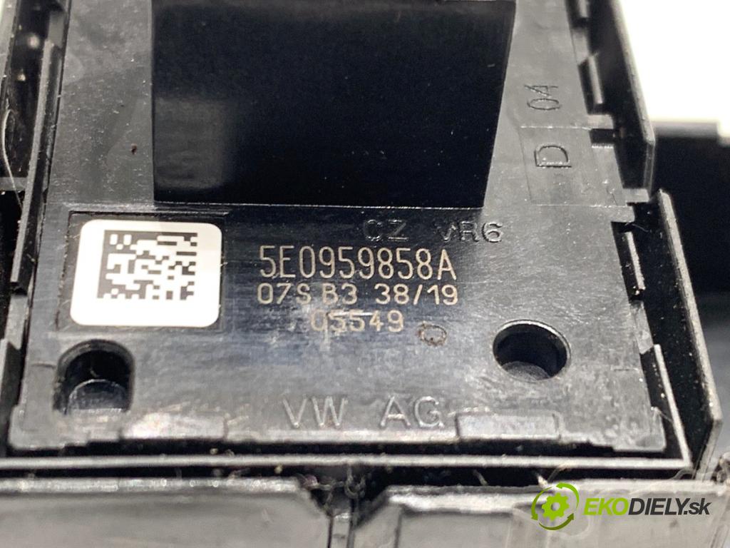 SKODA FABIA III liftback 2019 55 kW 1.0 999 Prepínač okien 5E0959858A (Prepínacie páčky pod volantom)