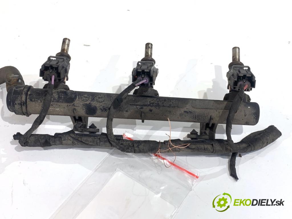 SKODA FABIA III liftback 2019 55 kW 1.0 999 lišta vstřikovací 04C133313AH (Vstřikovací lišta)