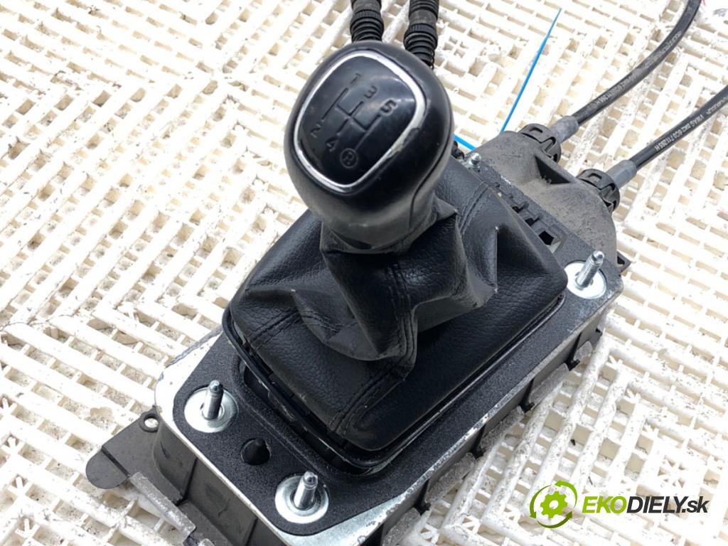 SKODA FABIA III liftback 2019 55 kW 1.0 999 Kulisa 6C0711049B (Rýchlostná páka (kulisa))