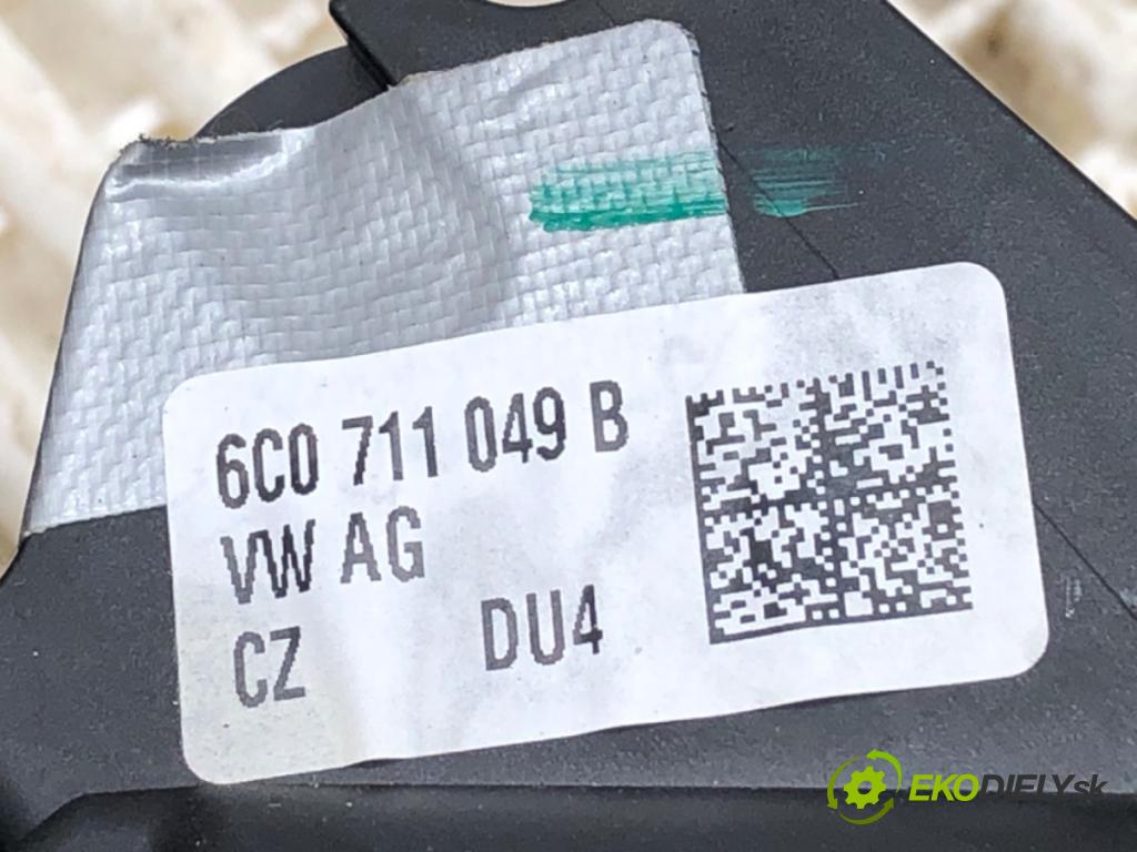 SKODA FABIA III liftback 2019 55 kW 1.0 999 Kulisa 6C0711049B (Rýchlostná páka (kulisa))