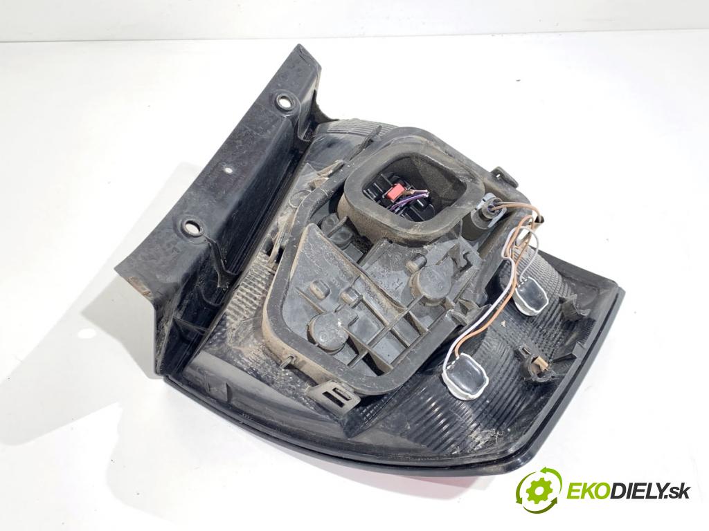 SKODA FABIA III liftback 2019 55 kW 1.0 999 světlo pravý zadní část 6V6945096