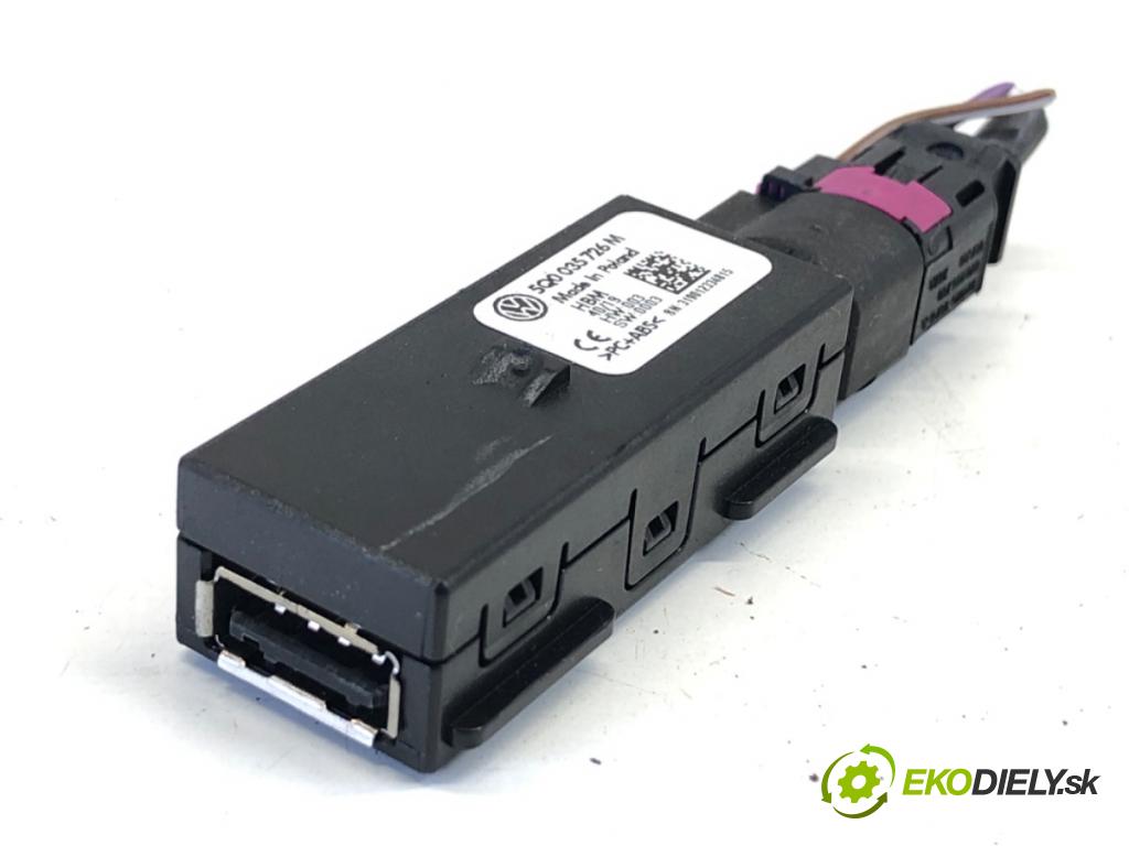 SKODA FABIA III liftback 2019 55 kW 1.0 999 HNÍZDO: USB 5Q0035726M