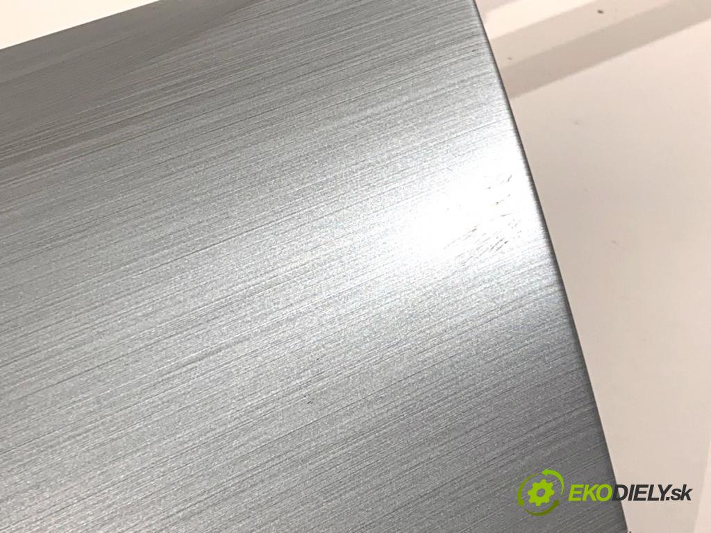 SKODA FABIA III liftback 2019 55 kW 1.0 999 lišty kryt 6V1858418A (Lišta)