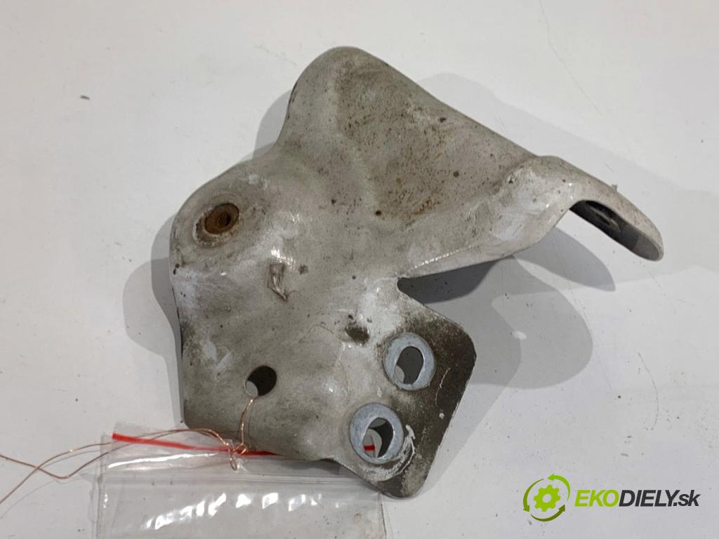 SKODA FABIA III liftback 2019 55 kW 1.0 999 uchycení blatníka levý přední část