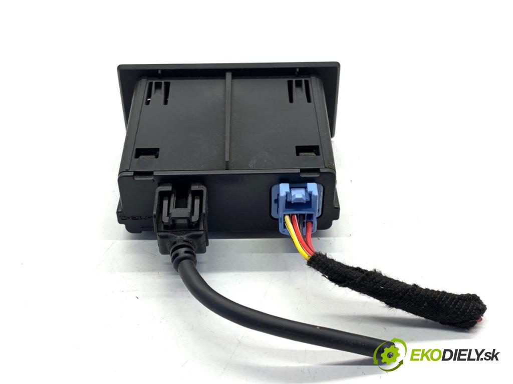 RENAULT ARKANA I SUV 2021 69 kW 1.5 E-TECH 145 1598 HNÍZDO: USB 280231553R