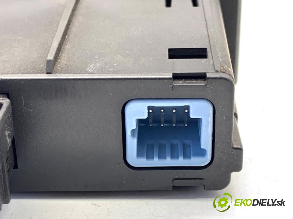 RENAULT ARKANA I SUV 2021 69 kW 1.5 E-TECH 145 1598 HNÍZDO: USB 280231553R