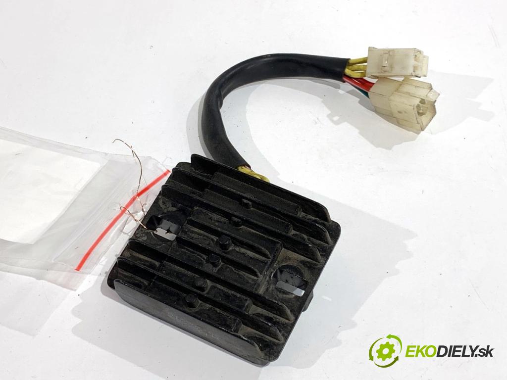 Junak 906  2023 2 kW 906 49 Regulátor NAPĚTÍ: 