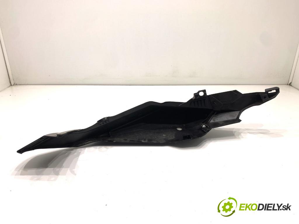 HONDA CB650RA  2024 34 kW 650 CM3 34kW 46KM (2014 - 650 KRÁTKÝ zadní část levý 77241-MKY-SB00 77226-MKY-E200