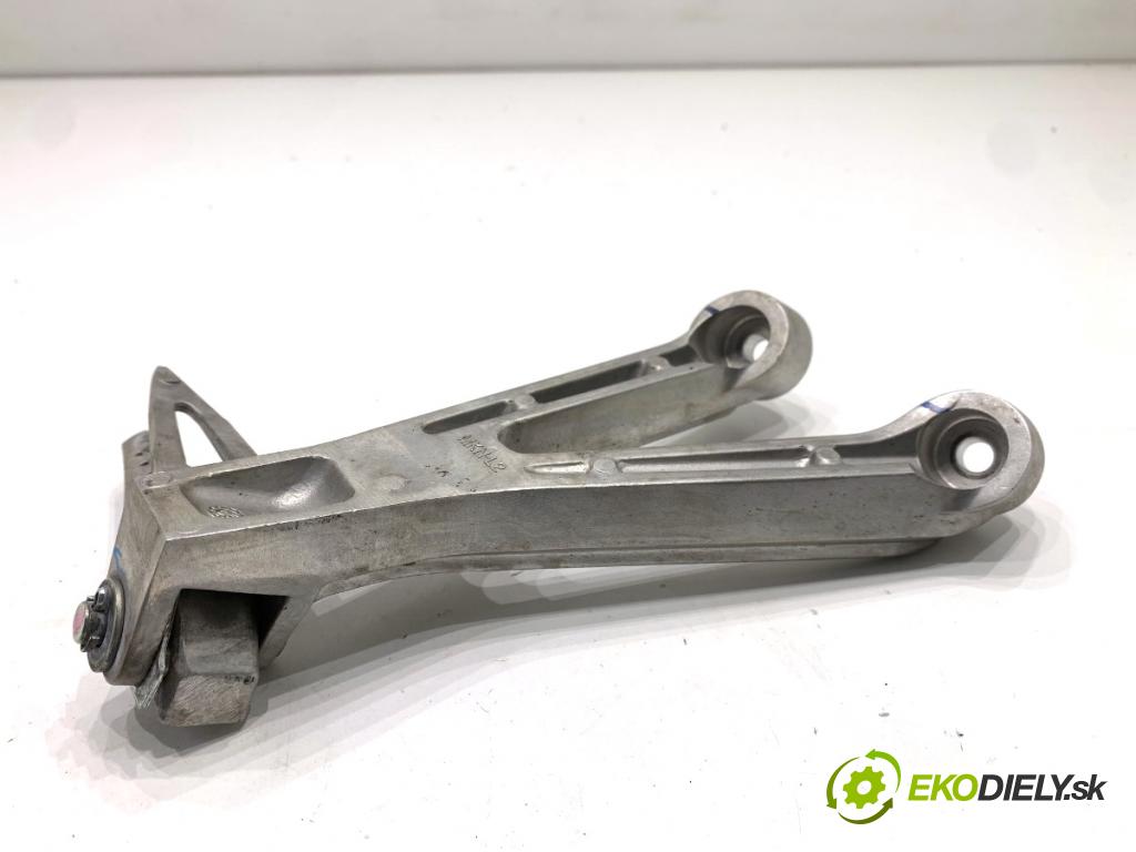 HONDA CB650RA  2024 34 kW 650 CM3 34kW 46KM (2014 - 650 komplet stupačka zadní část levý