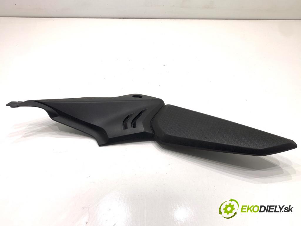 HONDA CB650RA  2024 34 kW 650 CM3 34kW 46KM (2014 - 650 Clona ľavá strana 83611-MKY-D500